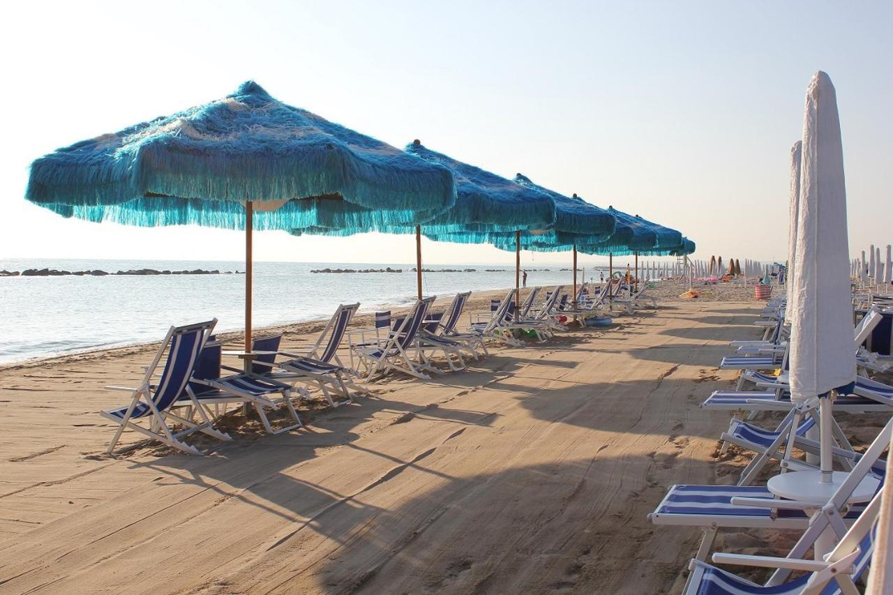 Hotel Acquario Campomarino  Exterior photo